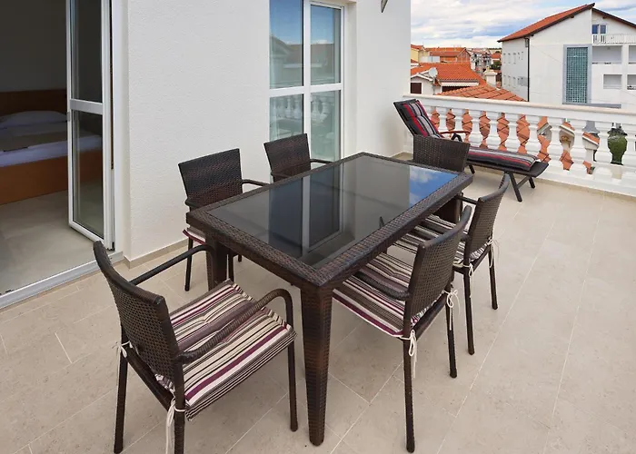 Apartment R A M L J A K - 